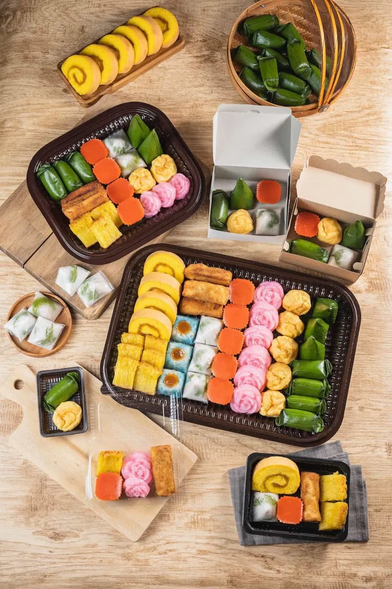 Nampan dan snack box kueh jajanan pasar KUISUS
